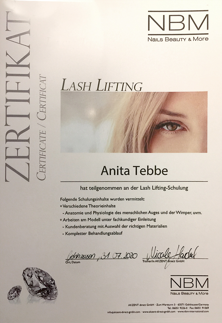 Augenbrauenlifting und Wimpernlifting